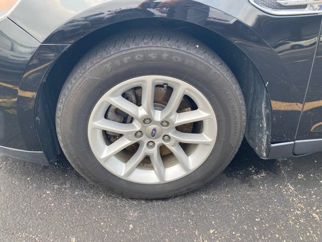 Used 2014 Ford Taurus SE FWD image 13