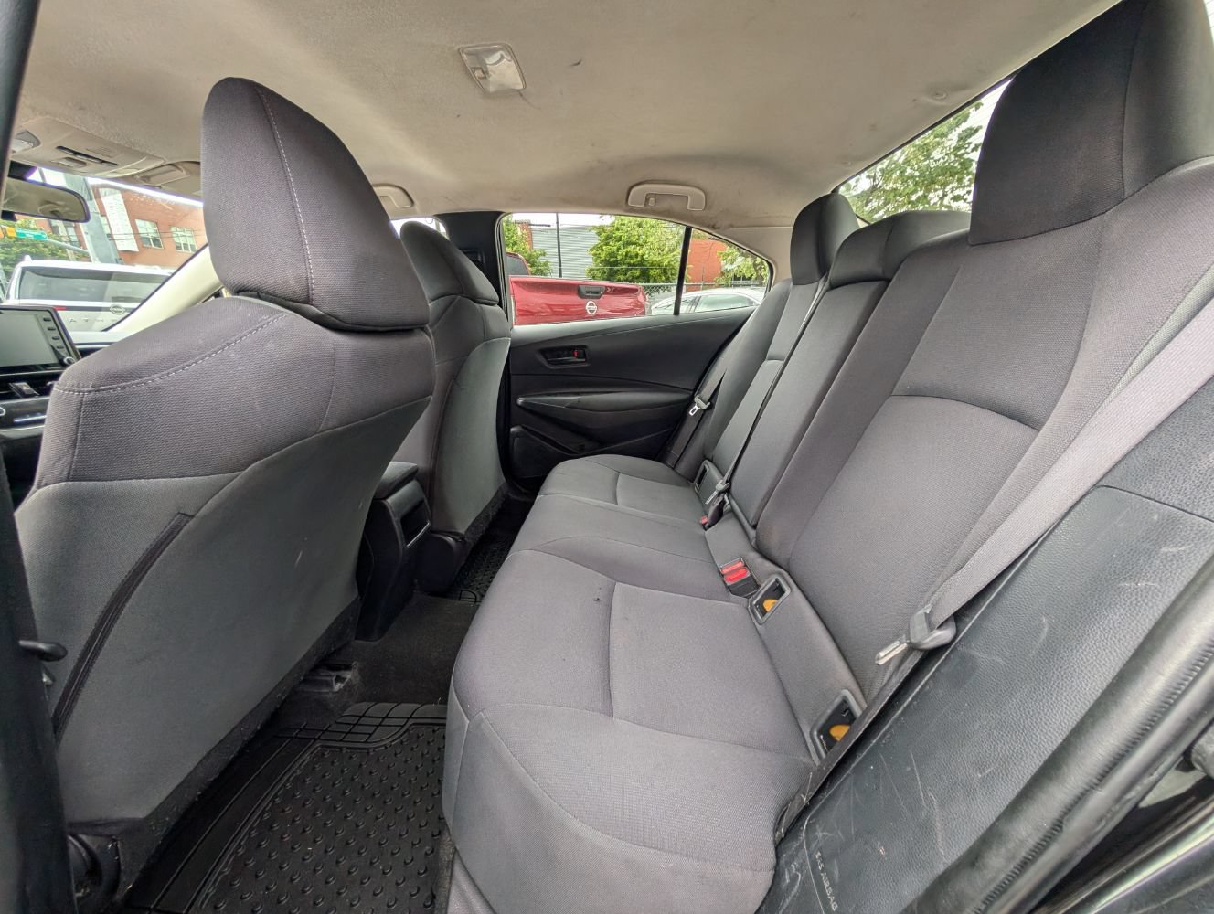 Used 2022 Toyota Corolla LE FWD image 17