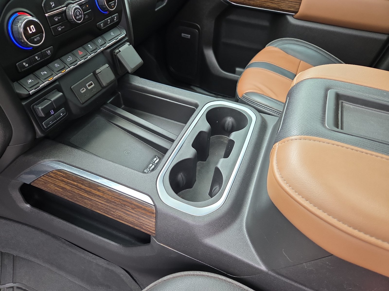 Certified 2021 Chevrolet Silverado 1500 High Country w/ Technology Package AWD/4WD image 10