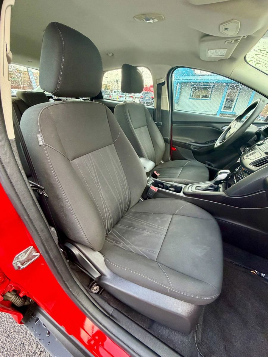 Used 2015 Ford Focus SE image 13