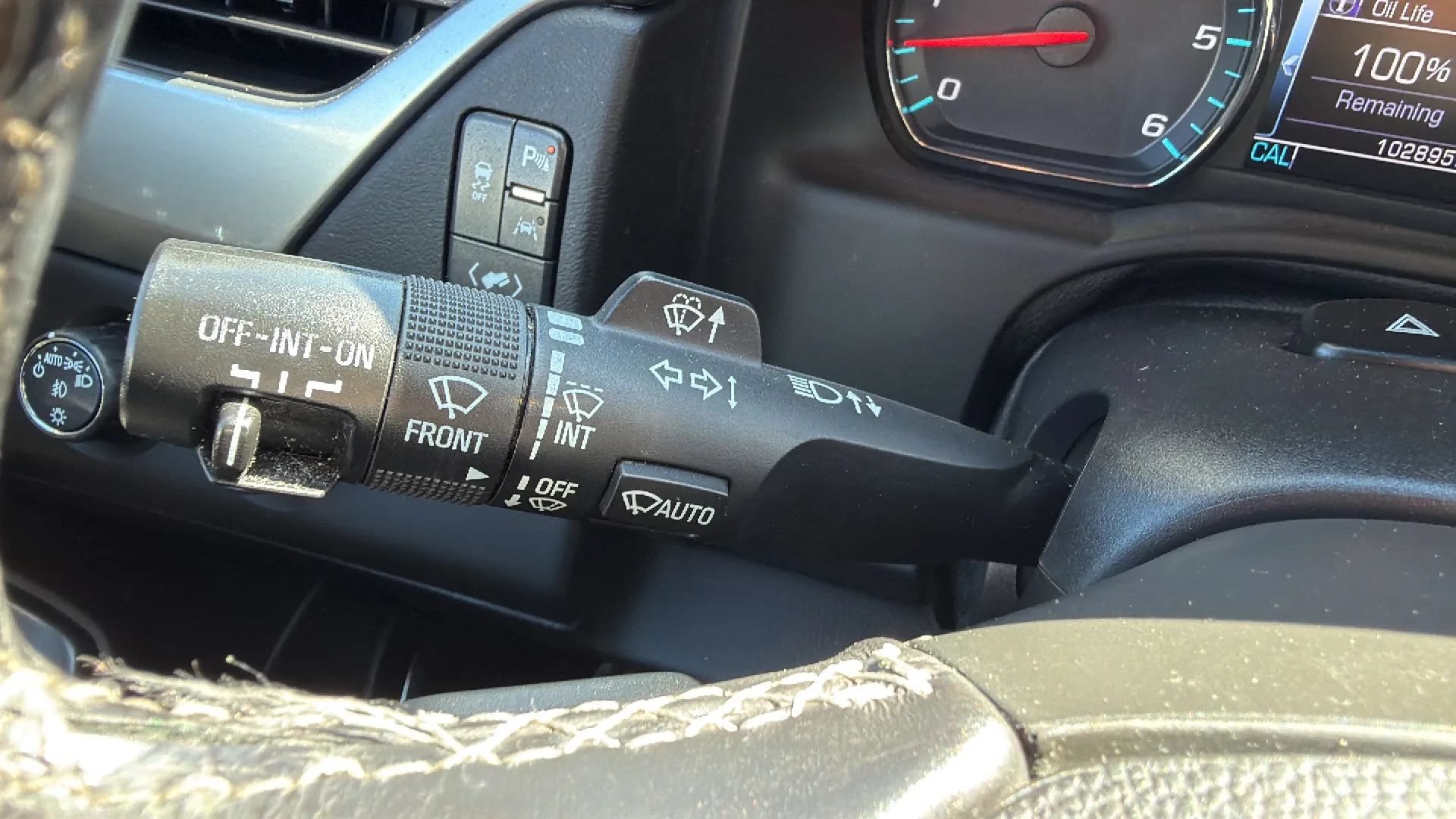Used 2018 Chevrolet Suburban Premier AWD/4WD image 13