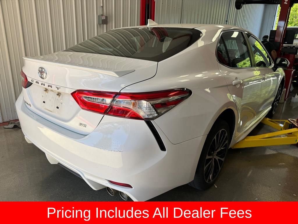 Used 2020 Toyota Camry SE FWD image 5