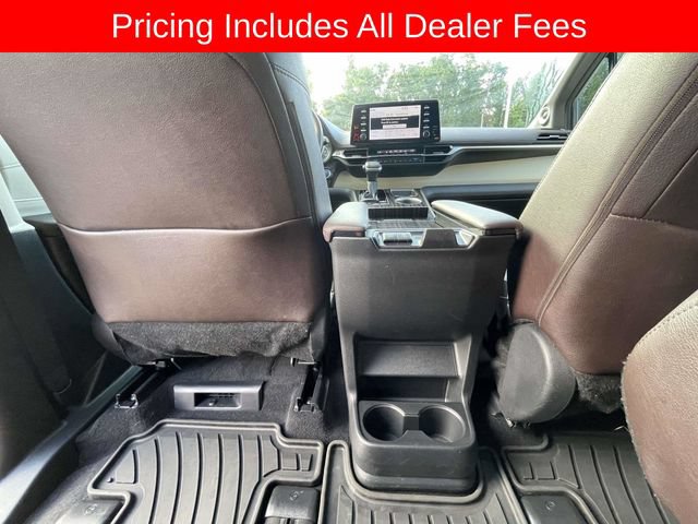 Used 2023 Toyota Sienna Platinum AWD/4WD image 19
