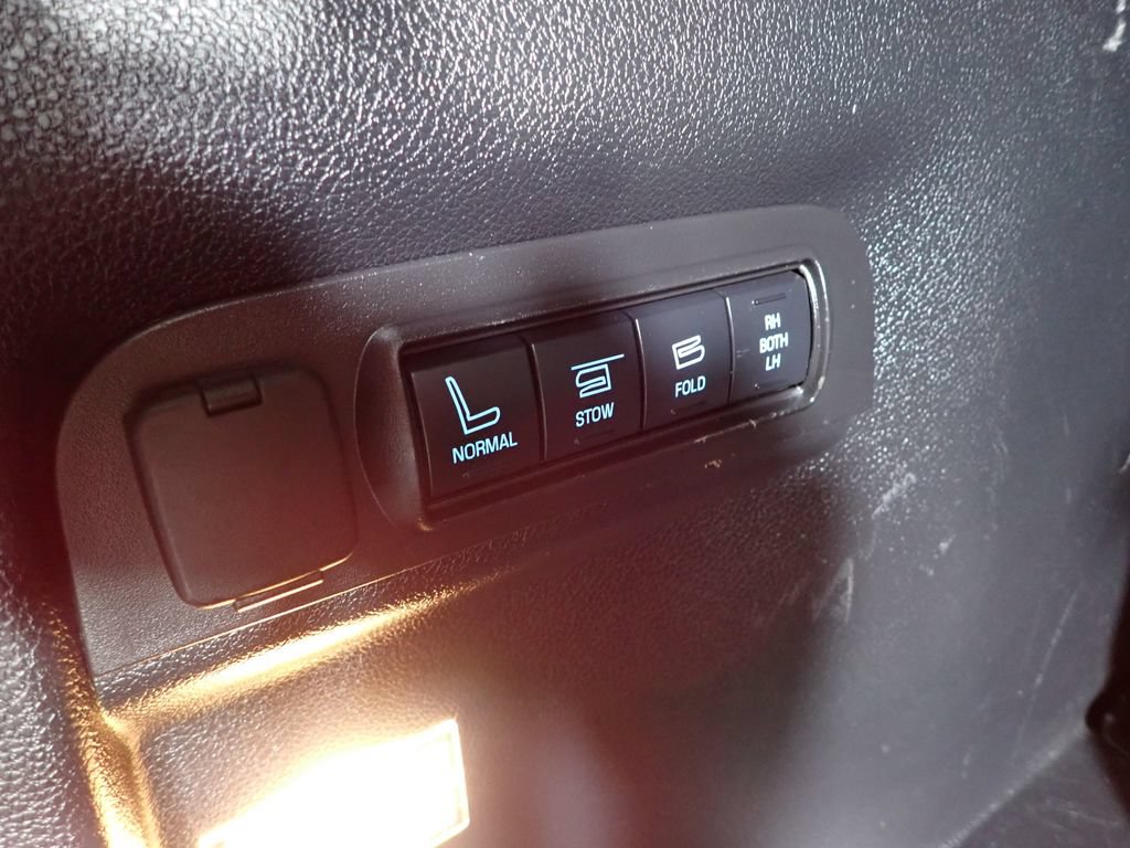 Used 2017 Ford Explorer Sport w/ Equipment Group 401A AWD/4WD image 18
