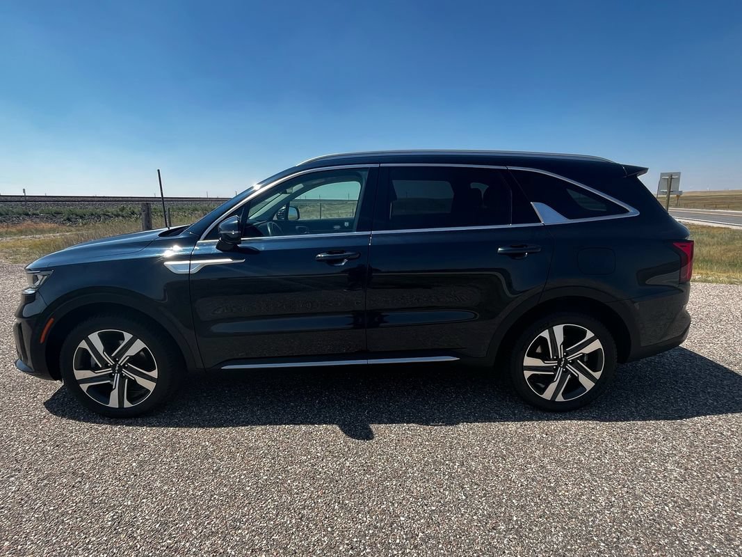 Used 2024 Kia Sorento EX AWD/4WD image 2