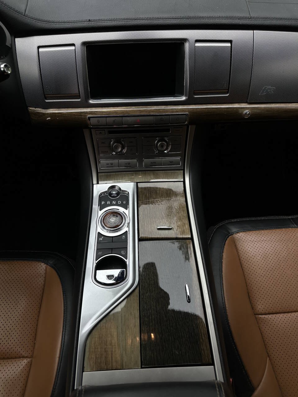Used 2011 Jaguar XF R RWD image 11