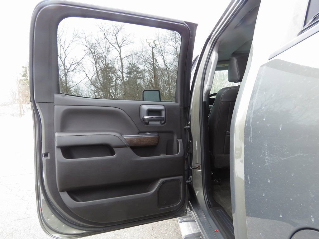 Used 2017 GMC Sierra 3500 Denali w/ Duramax Plus Package image 18