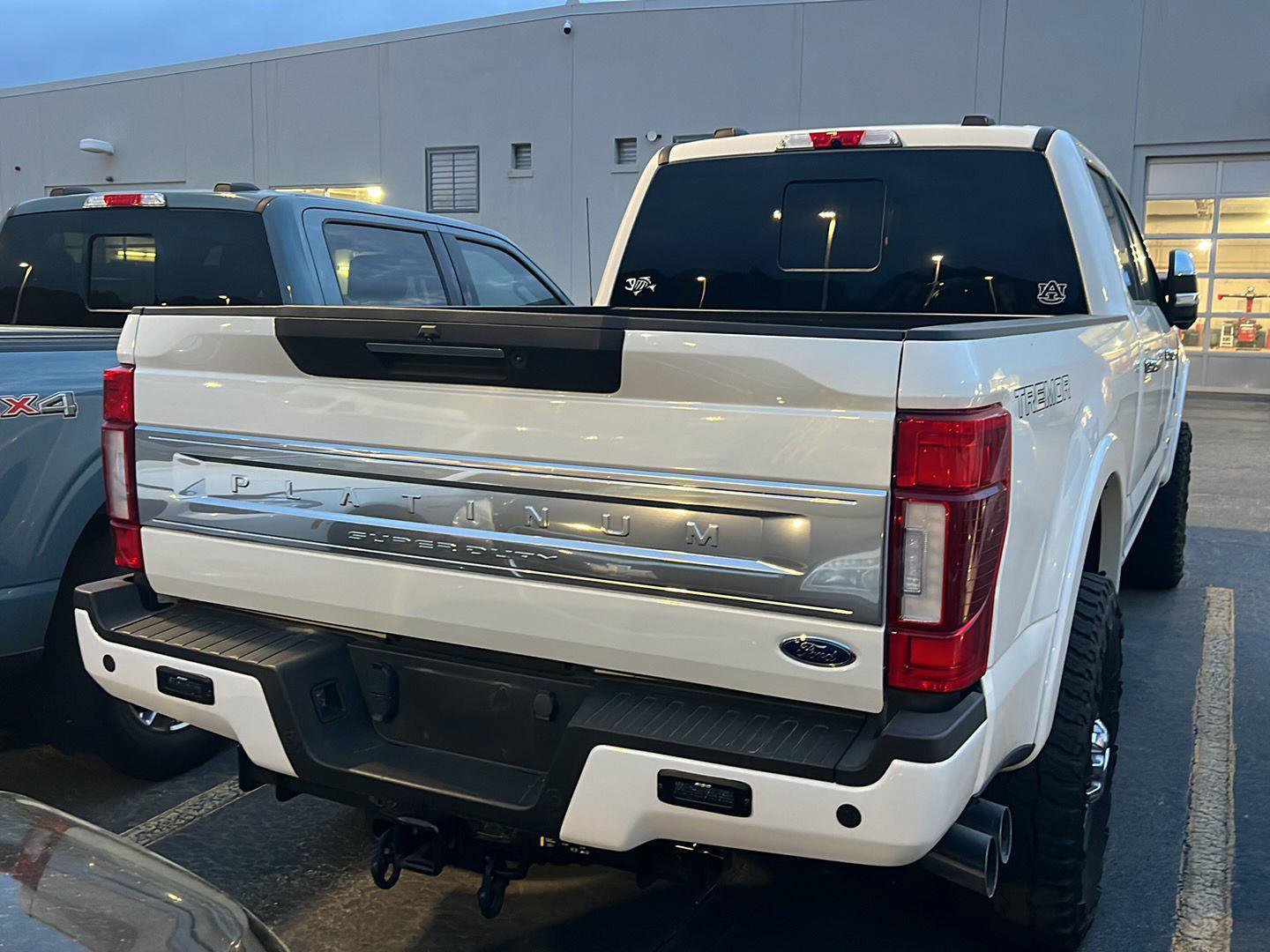 Used 2022 Ford F250 Platinum w/ Tremor Off-Road Package image 9