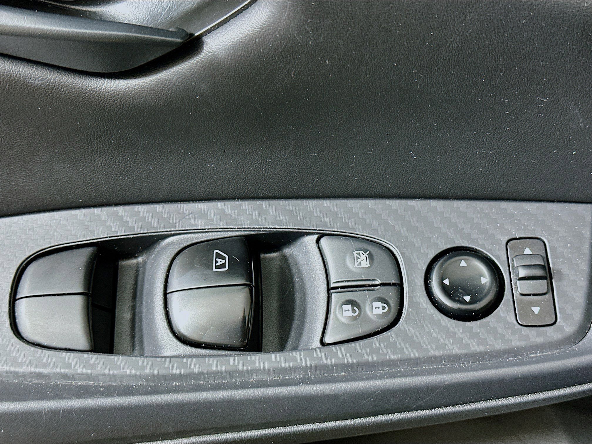Used 2025 Nissan Sentra S FWD image 15