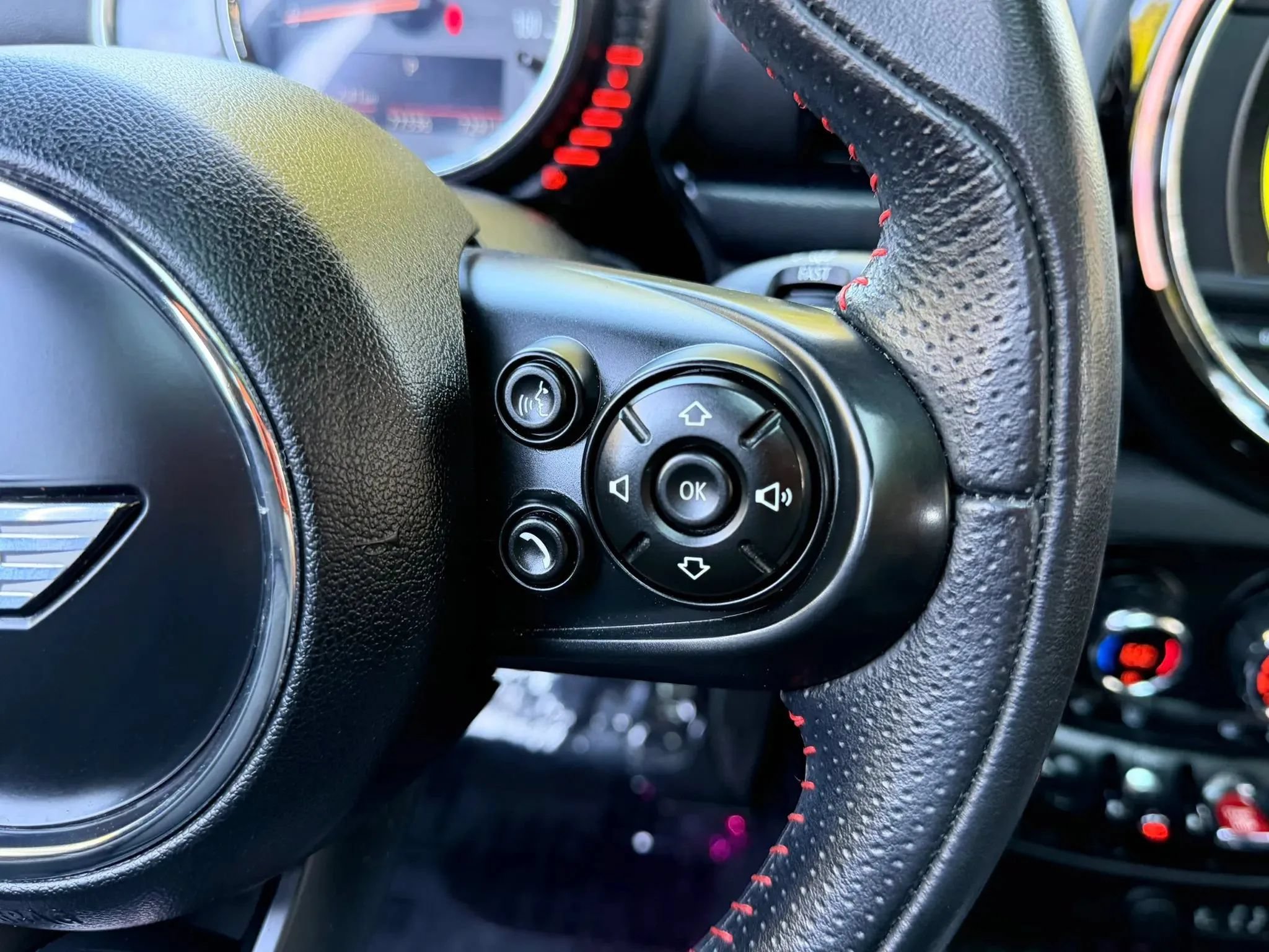 Used 2017 MINI Cooper Clubman ALL4 AWD/4WD image 32
