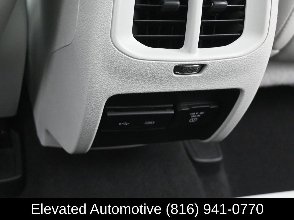 Used 2019 Jeep Cherokee Limited w/ Technology Group image 14