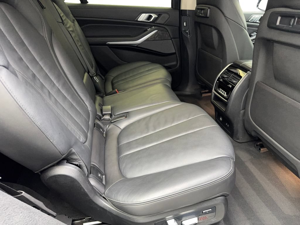 Used 2020 BMW X7 xDrive40i w/ Premium Package AWD/4WD image 44