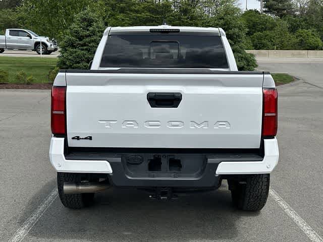 Used 2024 Toyota Tacoma TRD Off-Road w/ TRD Off Road Upgrade Package AWD/4WD image 4