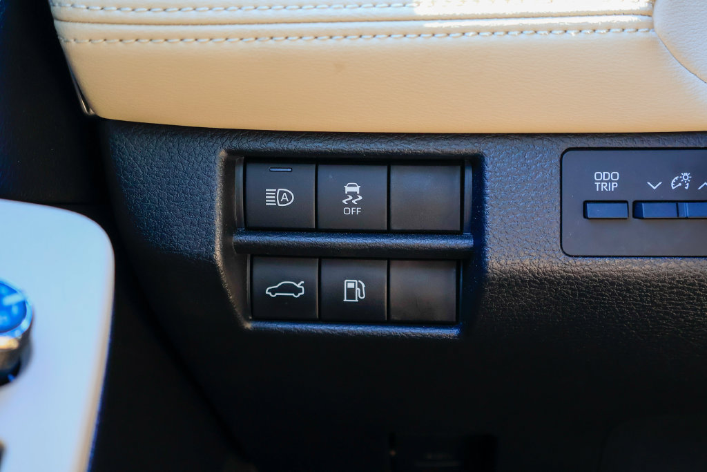 Used 2021 Toyota Avalon XLE w/ Moonroof Package FWD image 20
