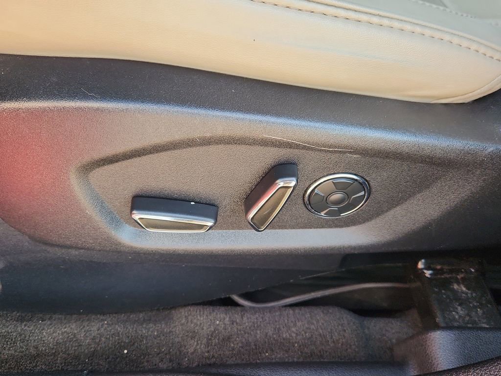 Used 2017 Ford Explorer Platinum image 8