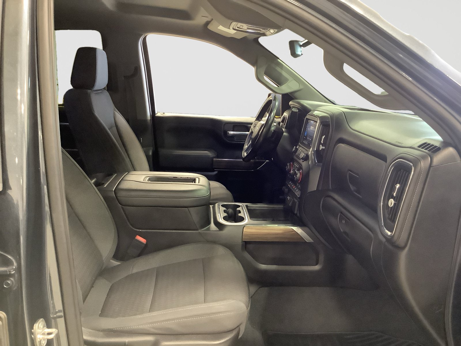 Used 2021 Chevrolet Silverado 1500 LT Trail Boss w/ Convenience Package II AWD/4WD image 21
