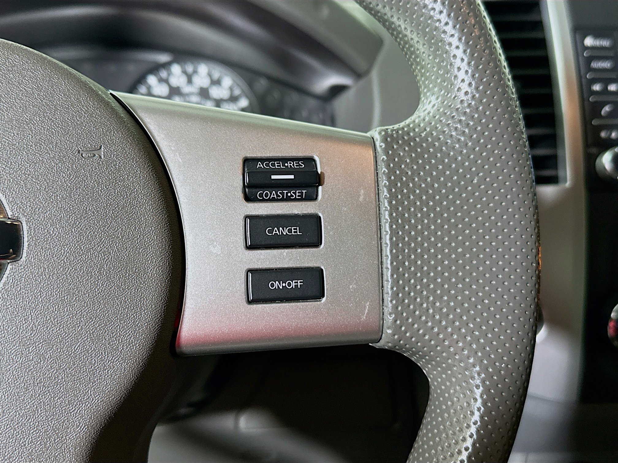 Used 2020 Nissan Frontier SV w/ Midnight Edition Floor Mats image 17