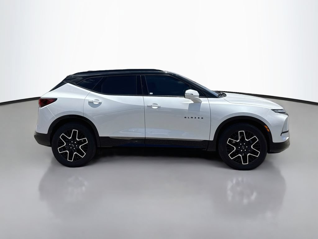Used 2023 Chevrolet Blazer RS w/ Driver Confidence II Package FWD image 8