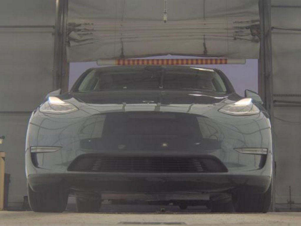 Used 2023 Tesla Model Y Long Range image 3