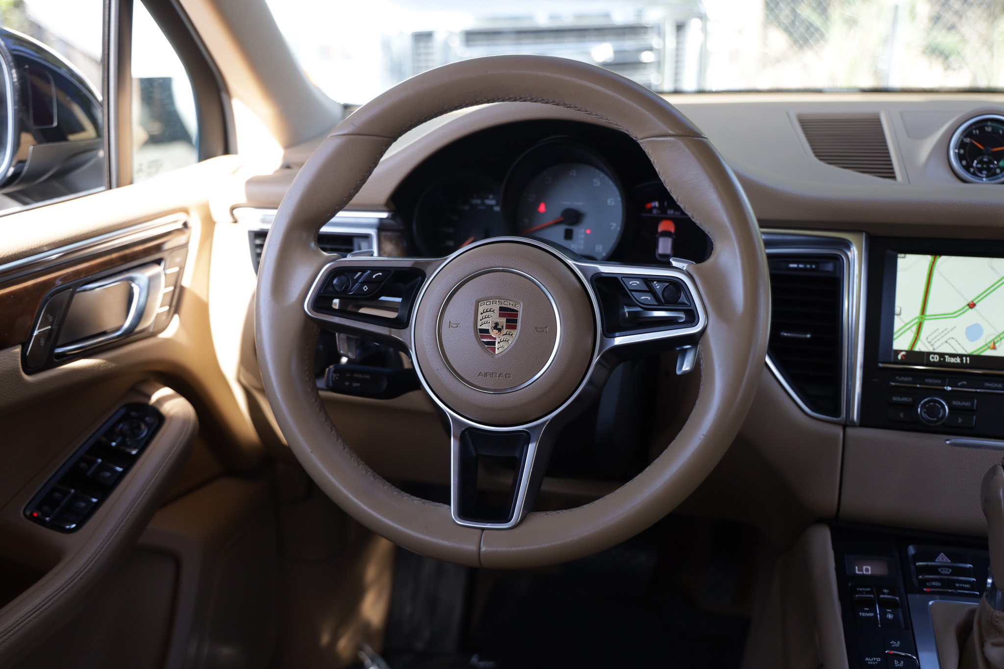 Used 2016 Porsche Macan S AWD/4WD image 35