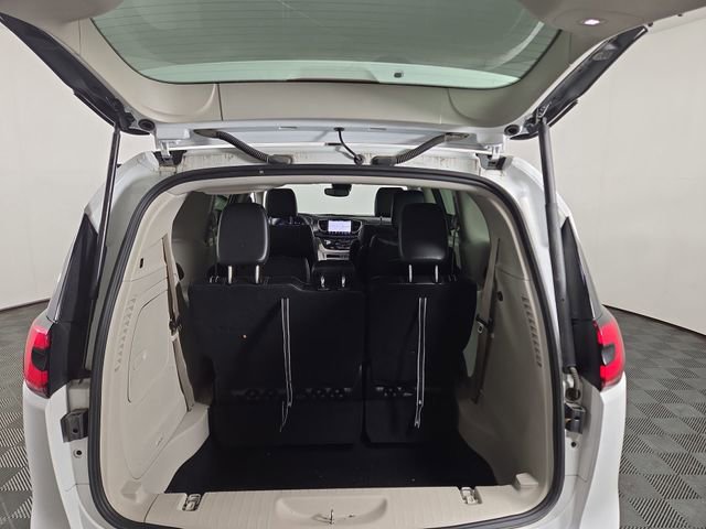 Used 2024 Chrysler Pacifica Select image 31