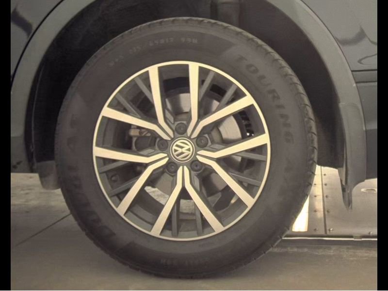 Used 2019 Volkswagen Tiguan SEL R-Line image 13