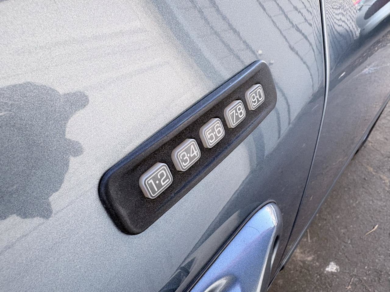Used 2005 Lincoln LS RWD image 24