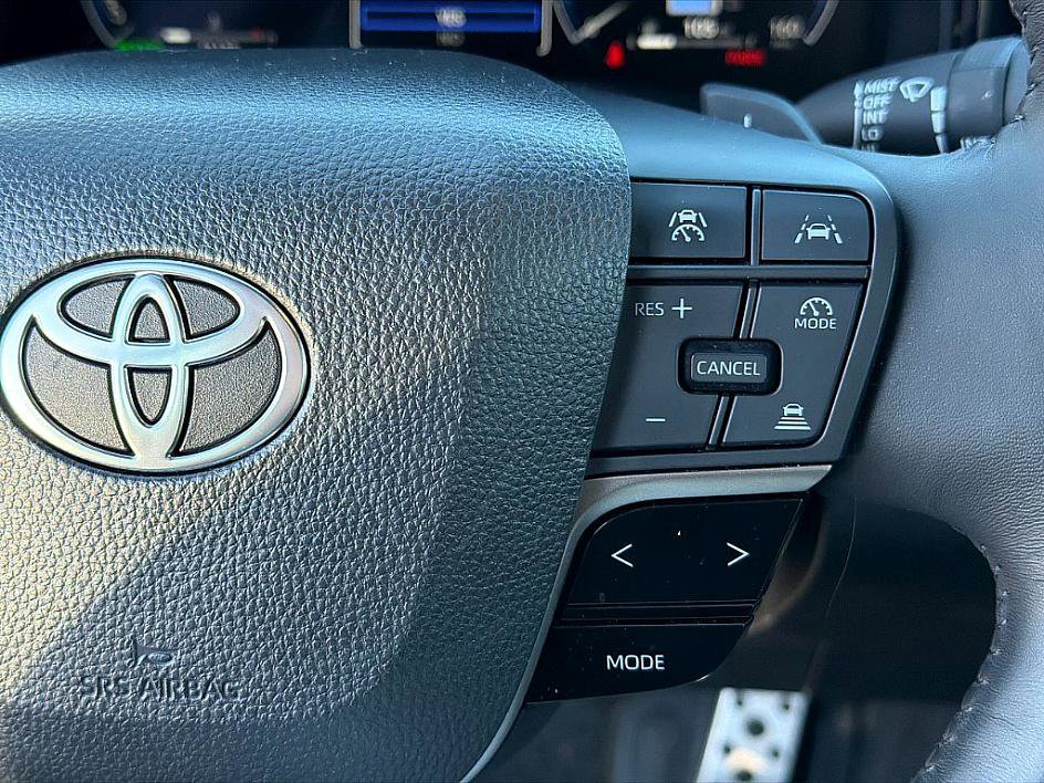 Used 2025 Toyota Camry XSE image 16