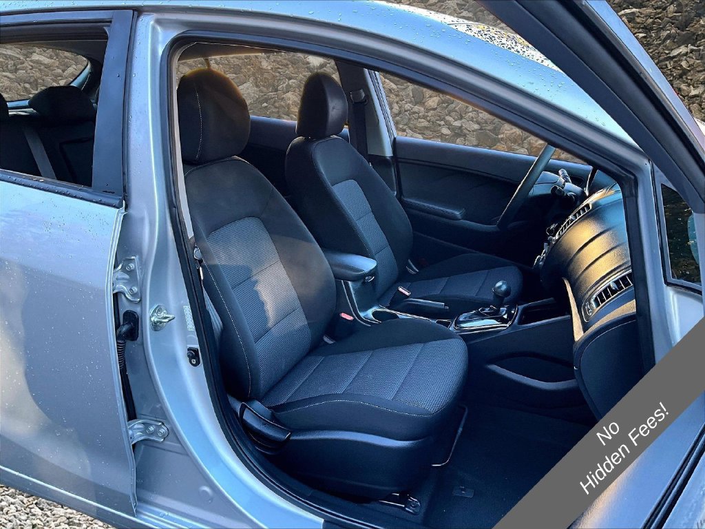 Used 2017 Kia Forte LX FWD image 7