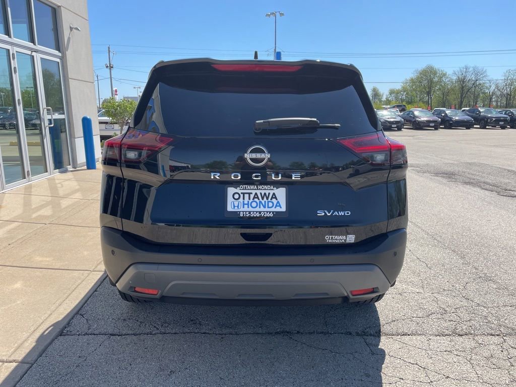 Used 2023 Nissan Rogue SV AWD/4WD image 6