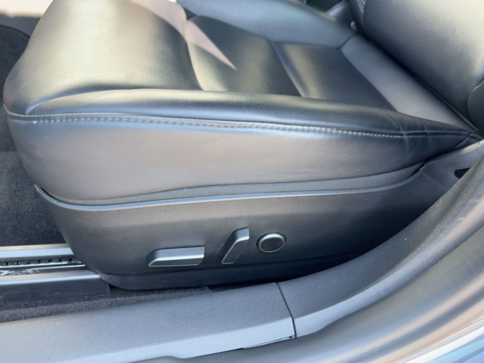 Used 2023 Tesla Model 3 Standard Range image 14