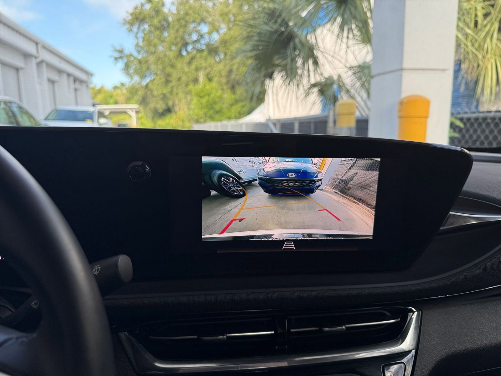 Used 2025 Buick Envista Sport Touring image 17