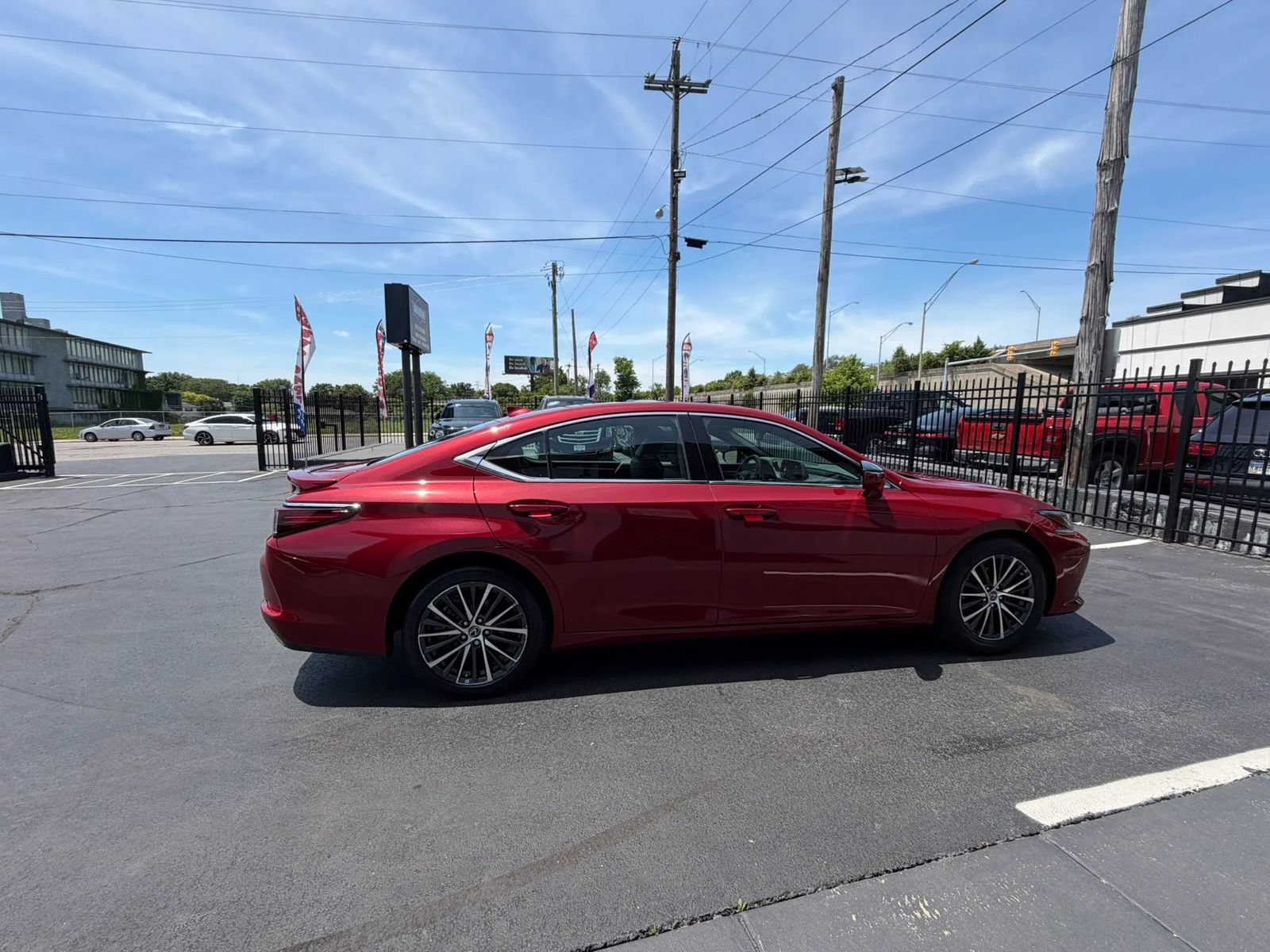 Used 2023 Lexus ES 350 w/ Premium Package FWD image 7