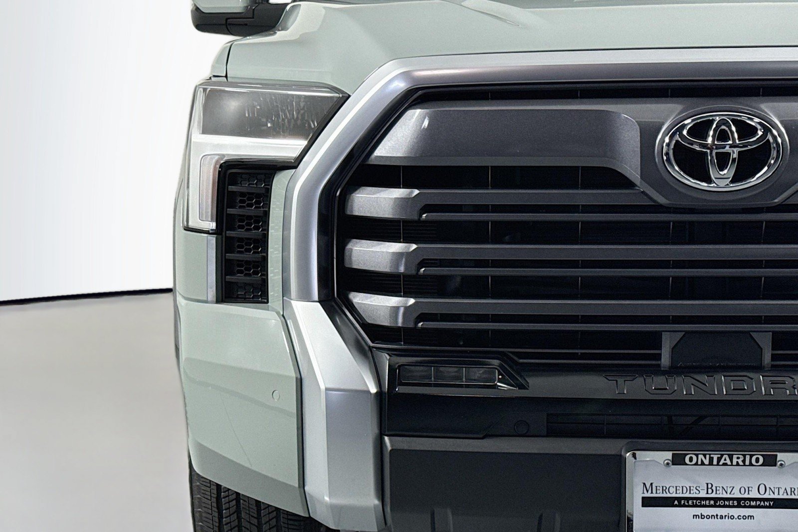 Used 2025 Toyota Tundra Limited AWD/4WD image 13