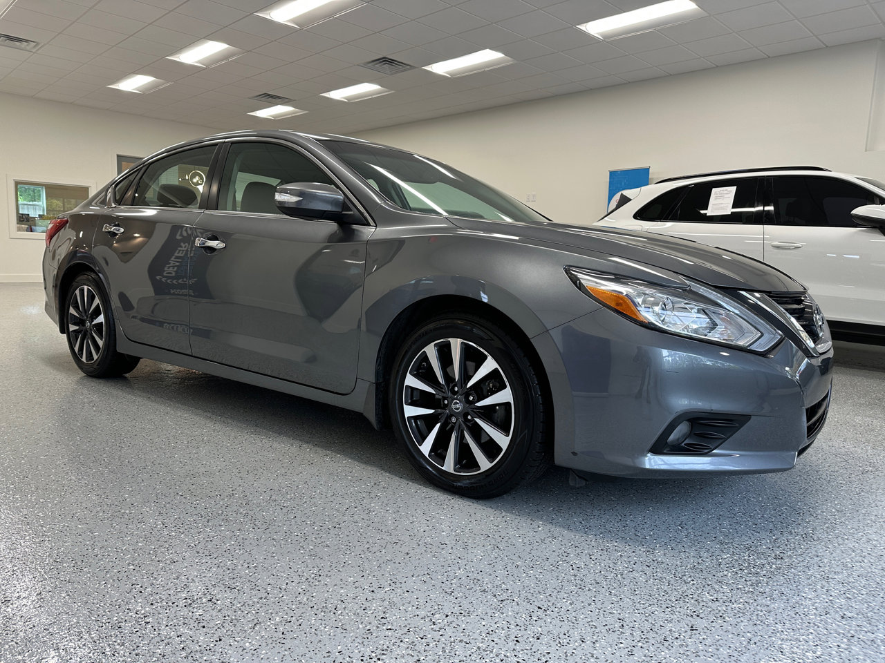 Used 2016 Nissan Altima 2.5 SL w/ 2.5 Technology Package image 11
