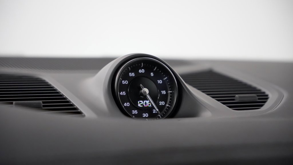 New 2025 Porsche Cayenne Coupe image 29