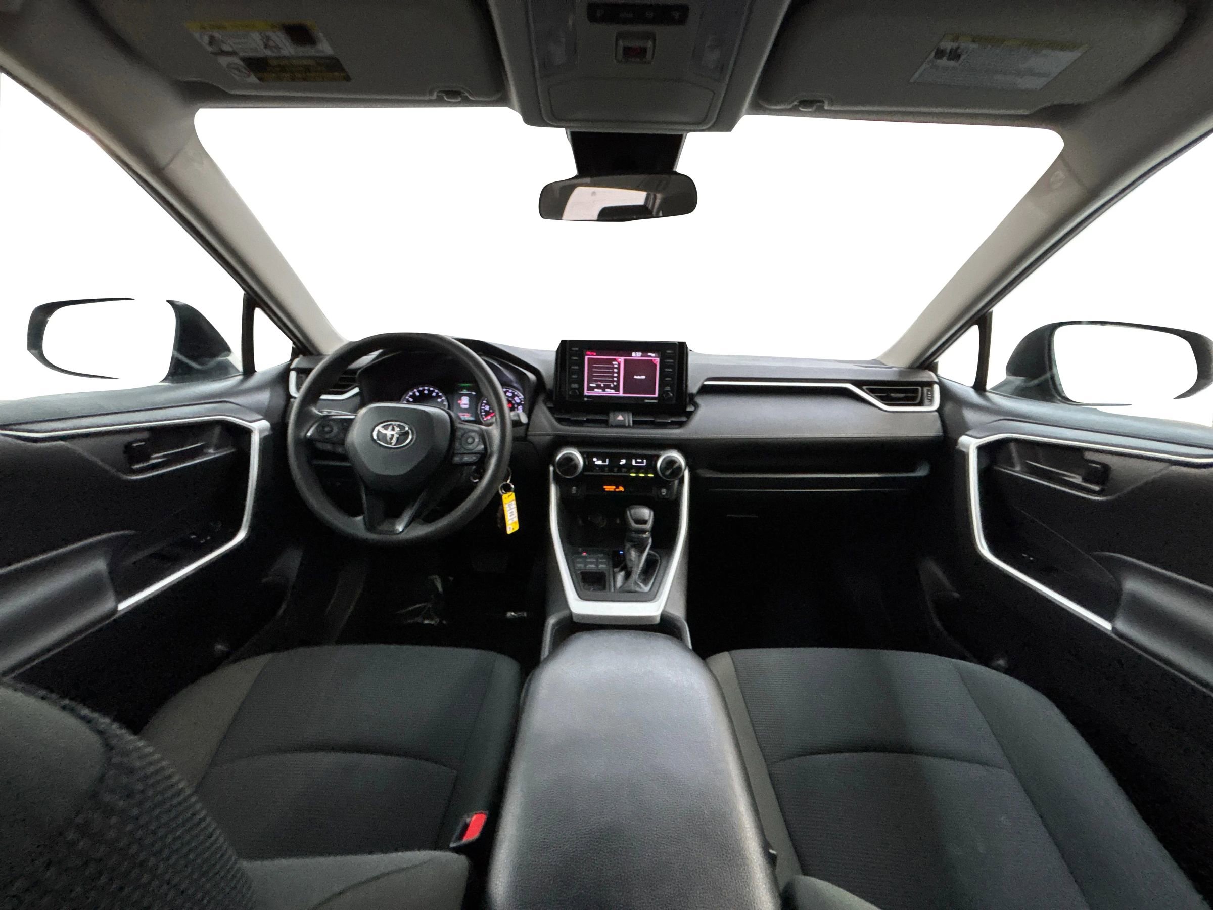 Used 2021 Toyota RAV4 LE image 17