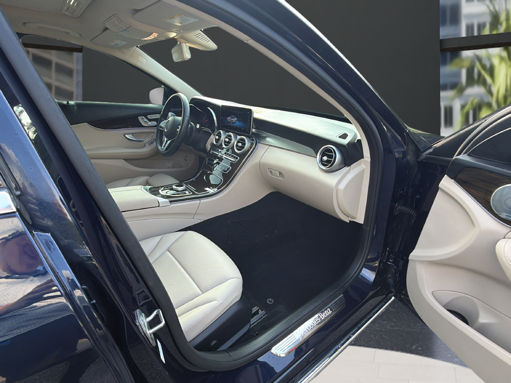 Used 2020 Mercedes-Benz C 300 Sedan image 17