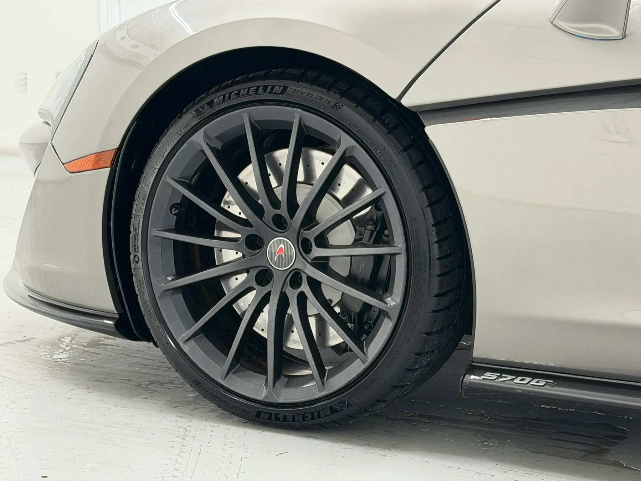 Used 2017 McLaren 570S RWD image 36