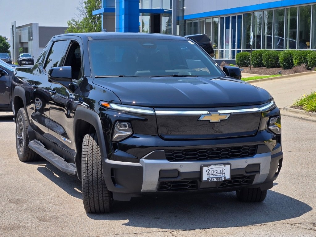 New 2026 Chevrolet Silverado EV LT image 3