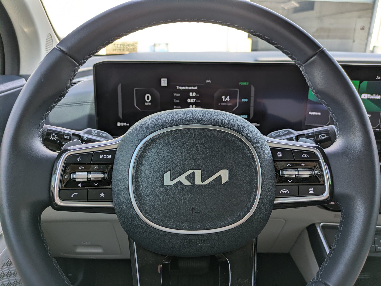 Certified 2025 Kia Carnival SX FWD image 24