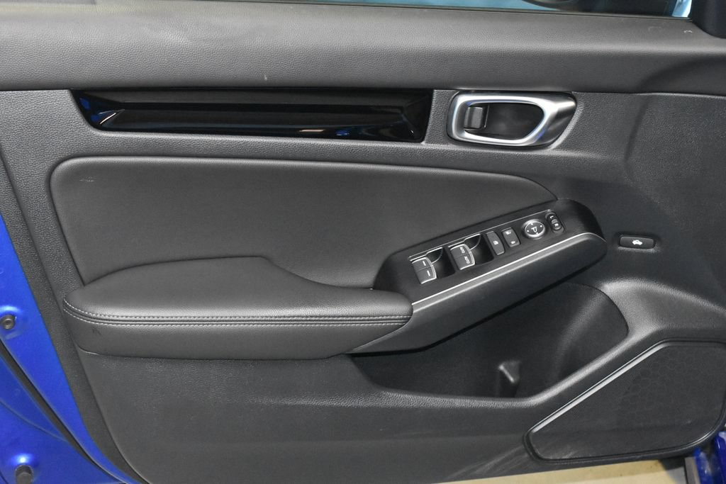 Used 2023 Honda Civic Touring image 4