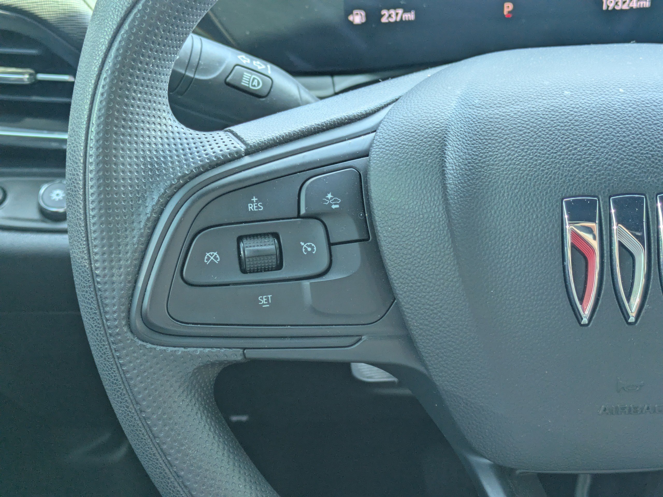 Used 2024 Buick Envista Preferred image 16