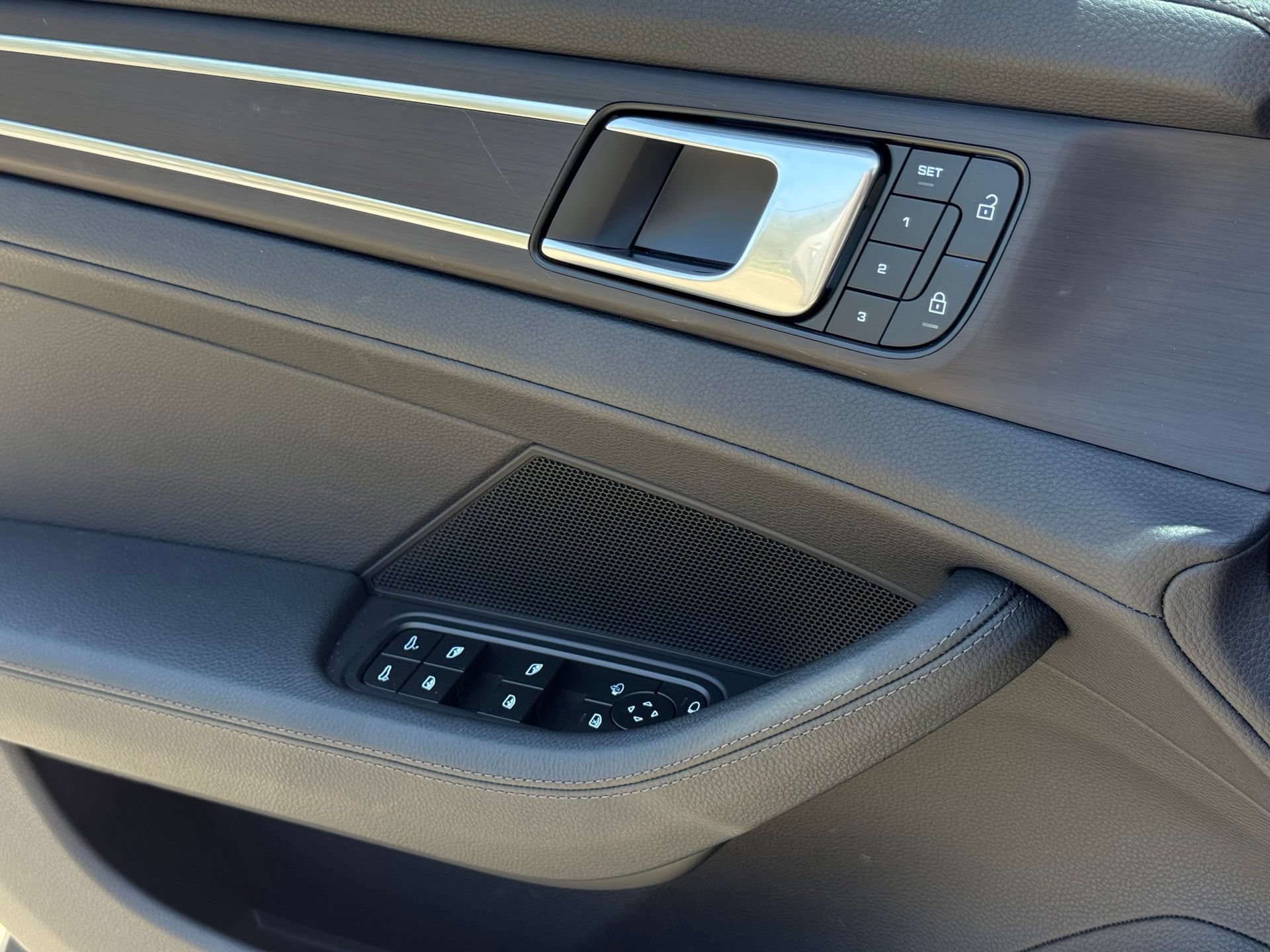 Certified 2023 Porsche Panamera Platinum Edition RWD image 27