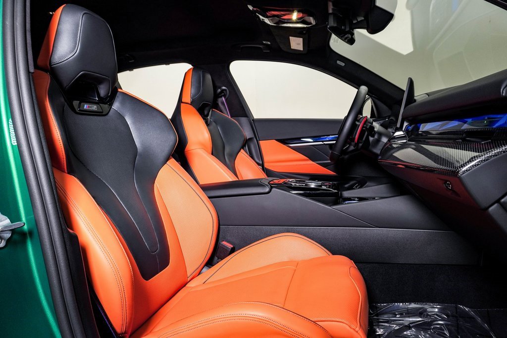 Used 2025 BMW M5 w/ Carbon Package image 17
