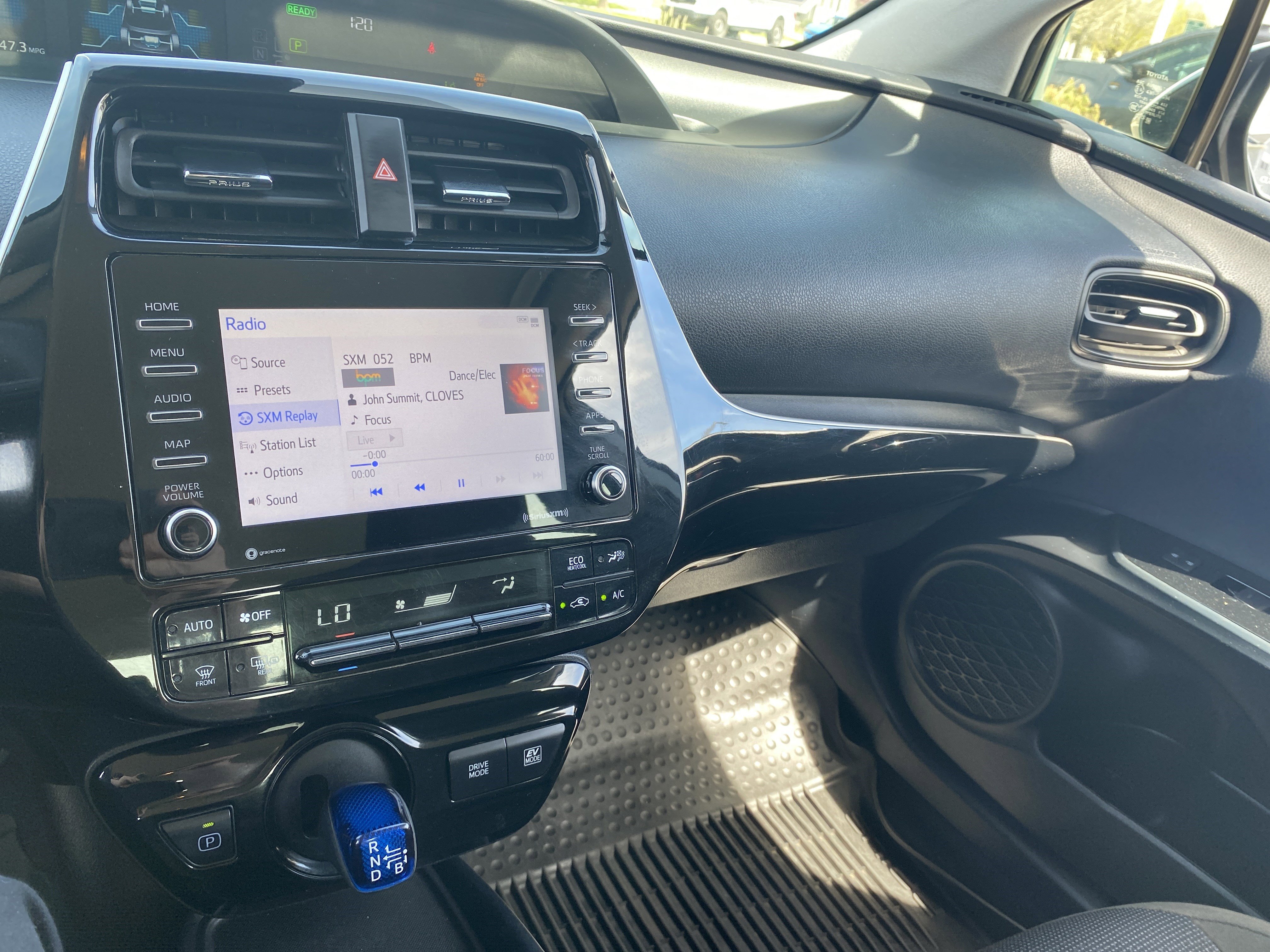 Used 2022 Toyota Prius LE AWD/4WD image 13