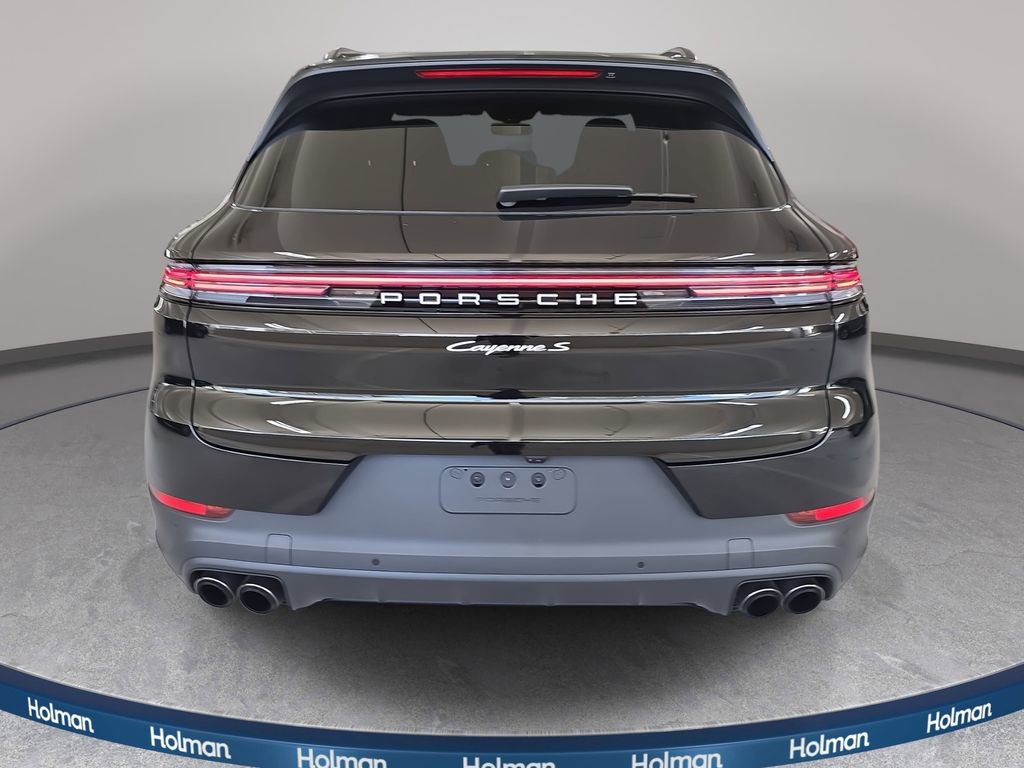 Used 2024 Porsche Cayenne S image 8