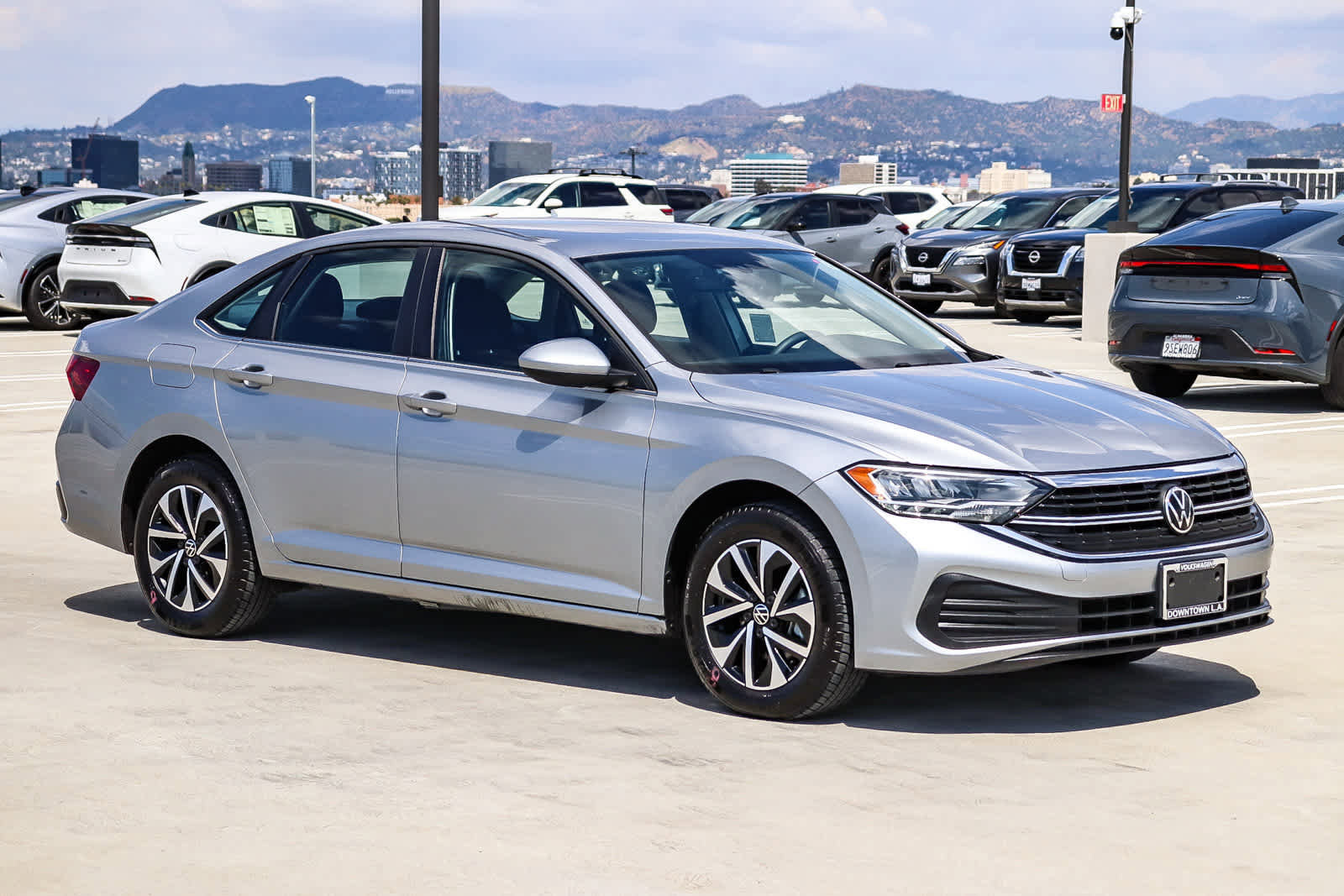 Used 2023 Volkswagen Jetta S image 3