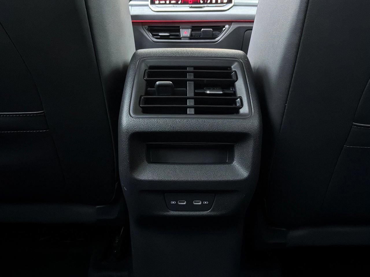 Used 2026 Volkswagen Tiguan SE FWD image 15