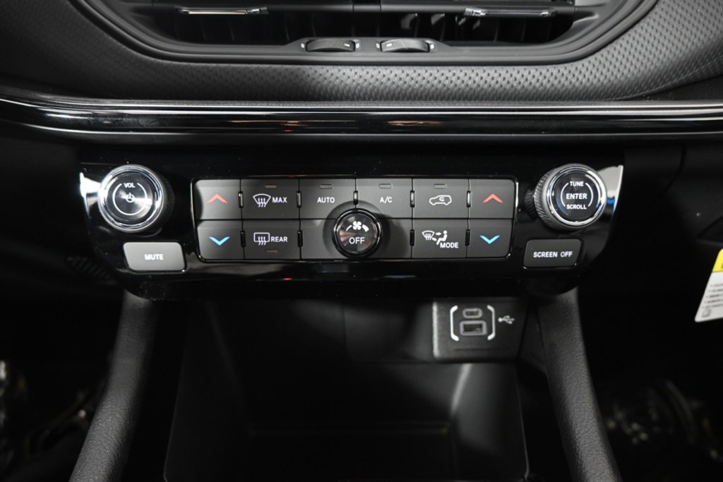 New 2026 Jeep Compass Limited image 28